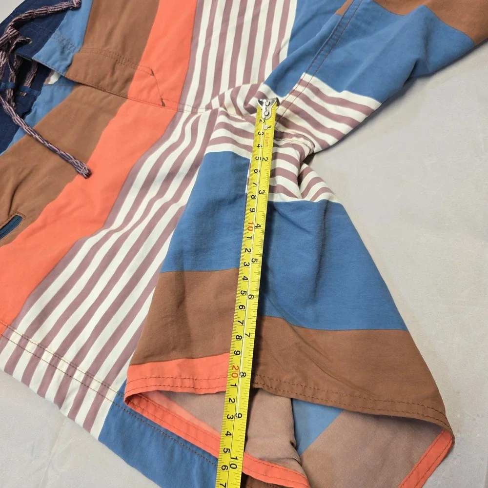 Patagonia Wavefarer Boardshorts Mens 30x8 Multicolor Stripes Beach‎ Outdoor